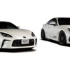 BLITZ GR 86（左）とBRZ（右）