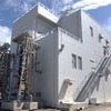 東海道新幹線の沿線に21台が設置されている電力補償装置。