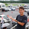 『FLATFESTIVAL 2022 IN 袖ヶ浦 』について説明するレーシングドライバー平手晃平選手