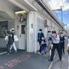 千住検車区。地上を高架で走る日比谷線のそばに広がる。