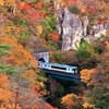 陸羽東線鳴子温泉～中山平温泉間の鳴子峡を行くキハ110系。同区間を含む鳴子温泉～最上間は2019年度実績で営業係数が8760だったが、コロナ禍の2020年度は観光客が激減したせいか、2万2149と3倍近くも悪化している。