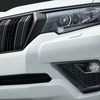 LEDヘッドランプ（オートレベリング機能付）（ブラックエクステンション）/ヘッドランプガーニッシュ（マットブラック塗装）/専用フォグランプベゼル（マットブラック塗装）