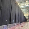 韓国「ヒョンデ」の展示会場。トヨタ会場(右側)の真正面にある