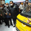 注目の小型EVウーリン「Air EV」の前で記念撮影