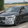 メルセデスAMG GLA35 改良新型プロトタイプ（スクープ写真）