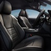 専用ウルトラスエード（ブラック）／“F SPORT”専用L texスポーツシート（運転席ポジションメモリー／運転席・助手席ベンチレーション機能付）