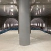 中間駅の箕面船場阪大前駅ホーム。