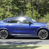 BMW X6M 改良新型プロトタイプ（スクープ写真）