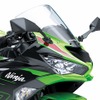 Ninja シリーズ共通のデザインを取り入れながらも、一目でNinja ZX-6R とわかるスタイリング