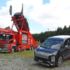 デリカD:5で傾斜度45度の登坂を体験する4WD登坂キット同乗体験