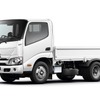 トヨタが日野のエンジン認証業務を支援へ（小型トラック・日野デュトロ）