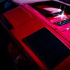 かつて、スーパーカーブームを象徴していたランボルギーニの『カウンタック』が2台展示されていた。写真は1985年モデルの50000V。