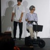 ステージ上でも自在に走れる取り回しの良さを披露した