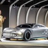 メルセデスAMGの「ヴィジョンAMG」とゴードン・ワグナー氏（参考）