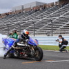 全米ドラッグレース最高峰Top Fuelクラスに30年以上現役で参戦し続けるドラッグレーサー、重松健氏によるデモンストレーション走行。