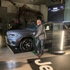 ヘグストロム社長とジープ・グランドチェロキー