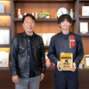 ENEOSオイルマスターの高橋来唯さん（右）とジャーナリストの石井昌道氏（左）
