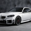 BMW M2 新型の「Mパフォーマンスパーツ」装着車
