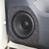 プロテクションはベンチャーオーディオの独特なメッシュグリルを使用。重厚なユニットとの相性も良く質実剛健な印象。