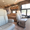 ティフィン「アレグロ ブリーズ33BR」の運転席