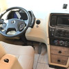 ティフィン「アレグロ ブリーズ33BR」の運転席