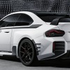BMW M2 新型の「Mパフォーマンスパーツ」装着車