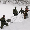 新潟県津南町で除雪作業にあたる自衛隊（2005年1月）