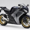 ホンダ CBR1000RR に電子制御式コンバインドABS搭載モデル