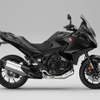 ホンダ NT1100（ガンメタルブラックメタリック）