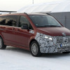 メルセデスベンツ EQV 改良新型プロトタイプ（スクープ写真）