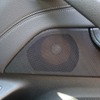 ドアの純正位置に取り付けられているのがフォーカルのBMW専用スピーカーであるBMF30KJT3のミッドバス。