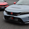 ホンダ シビックタイプR（右）とシビック（左）純正アクセサリー装着車