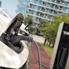 河村電器産業のスマートEVチャージシステム「wayEV（ウェイブ）」による充電の様子