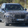 BMW X5 改良新型に設定されるPHEVモデルのプロトタイプ（スクープ写真）