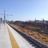 仮線に設けられる若林駅の仮ホーム。