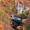 陸羽東線を走るキハ110系気動車。鳴子温泉～最上間は2021年度も輸送密度、営業係数ともにワースト1だった。