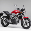 ホンダ VTR 外観を一新…排出ガス規制に適合