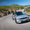 バッテリーの温度が一定レベルを超えると、こうしてエアインテークが開く。（Photo：Hyundai Europe）