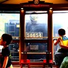 「SL人吉」用50系の展望ラウンジ。ツアーでは黒いDE10形ディーゼル機関車が牽引する。