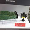 キーサイト・テクノロジーが出展したレーダーシーンエミュレーターのプロトタイプ基板。製品版では1枚の基板に複数のアンテナが配置される