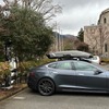 箱根仙石原プリンスホテルに設置された環境色対応のエネチェンジEV充電器