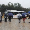 初日はみぞれ混じりの冷たい雨