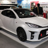 『NP1』を装着した、レーシングドライバー小林可夢偉選手の私有車、トヨタ・GRヤリス。