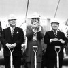 米ケンタッキー工場建設の地鎮祭（1986年、向かって右）