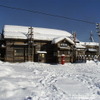 4月1日で廃駅となる沼田町内の留萌本線恵比島駅。NHK朝の連続ドラマで「明日萌駅」として知られ、ロケ当時のセットのまま残されている。1999年12月18日。