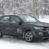 VW T-Cross 改良新型プロトタイプ（スクープ写真）