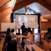 信州大学助教の勝亦達夫博士（工学）による説明風景