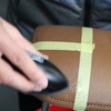 強く擦る必要はなく広げるだけで汚れも落ちていく