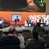 パネルディスカッション第2部：日産自動車 エネルギービジネスユニット ダイレクター ソフィアン・エルコムリ氏、フォーアールエナジー 代表取締役 堀江裕氏、日産自動車 経営戦略本部担当 常務執行役員 真田裕氏、自然エネルギー財団 西田裕子氏（左から）
