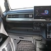 コクピットには大きな加工は無し、オーナーが思い描いたライトなインストールをここでも実践している。